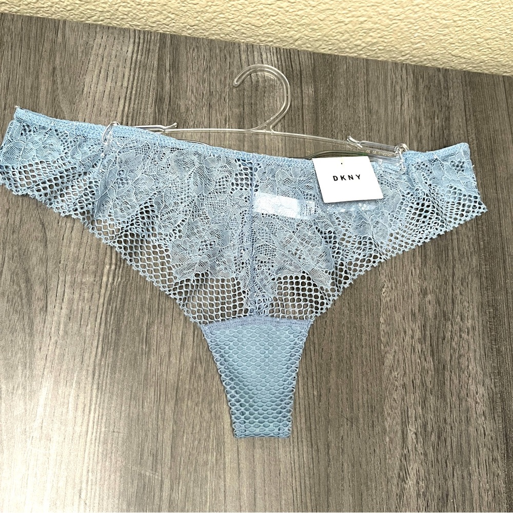 NWT DKNY Lace Thong, Blue, size Large
